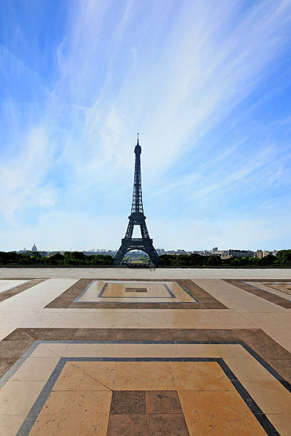istock France - Paris 510203825