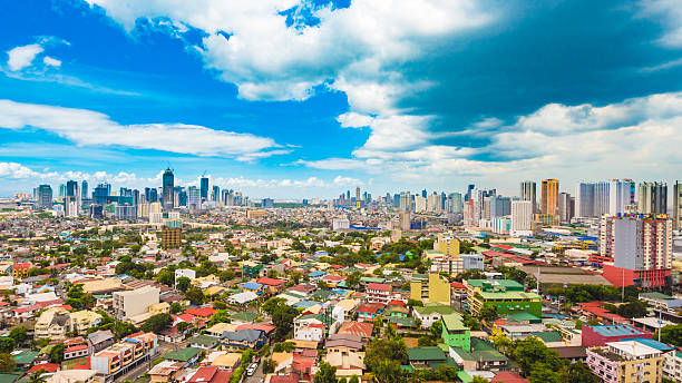 metrô manila horizonte durante o dia - manila philippines makati city - fotografias e filmes do acervo