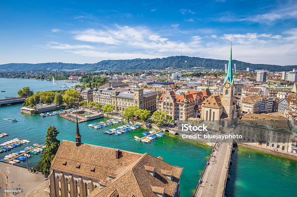 Historique de la ville de Zurich, rivière Limmat, Suisse - Photo de Zürich libre de droits