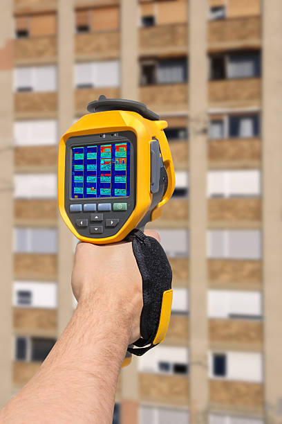 istock Recording Building With Thermal Camera 510229115