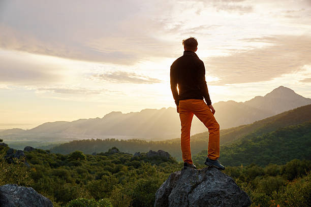 istock traveler on the cliff 510235112