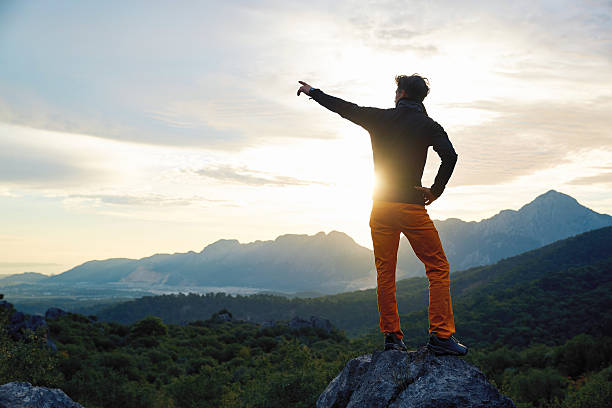 istock traveler on the cliff 510235336