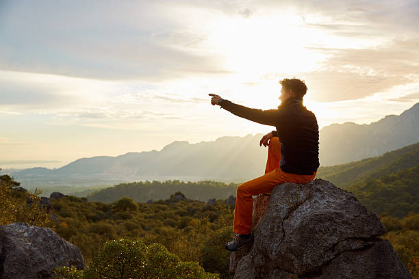 istock traveler on the cliff 510235968