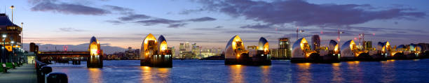 że zapora na tamizie - thames flood barrier zdjęcia i obrazy z banku zdjęć