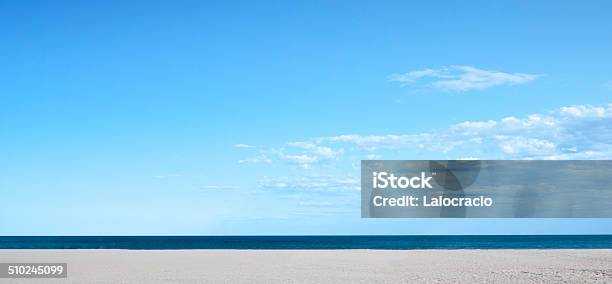 Playa Foto de stock y más banco de imágenes de Descripción física - Descripción física, Fondos, Fotografía - Imágenes