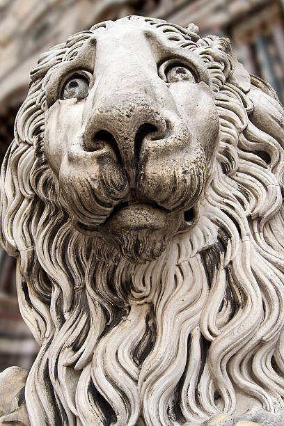 istock Lion Statue Cathedral San Lorenzo Genova 510266113