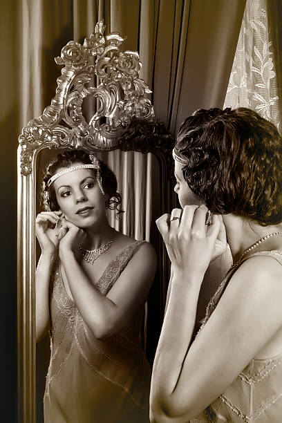 istock 1920s lady in mirror 510267631