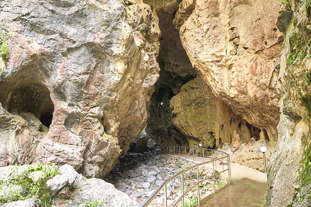 istock Caves in Australia 510270921