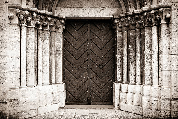 istock Gate to the Cathedral 510291703