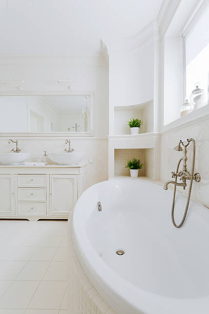 istock Clean and stylish bathtub 510307382
