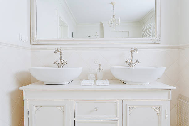 Two washbasins for a couple