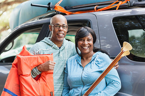 istock Mature couple preparing to go canoeing 510308770