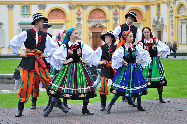 lowicz danza folcloristica - cultura polacca foto e immagini stock