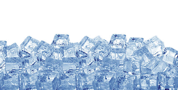 cubes de glace - ice cube clean transparent cold photos et images de collection