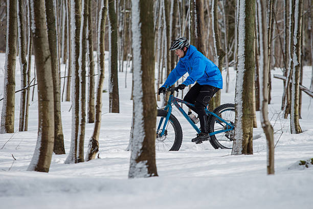 istock Fat biker riding in the snow 510329754