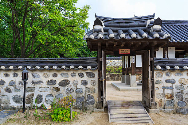 istock korea wall and door 510355679