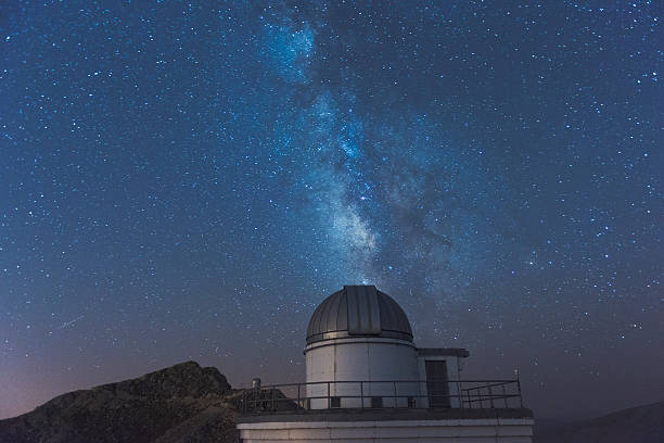 via láctea com telescópio - lagoon nebula imagens e fotografias de stock