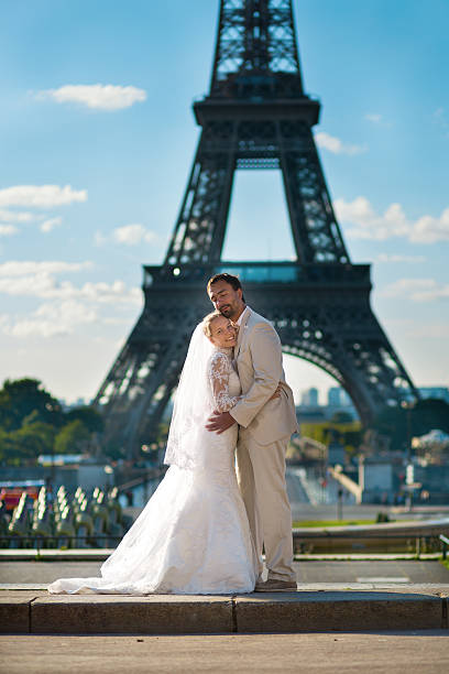 istock Beautiful just married couple in Paris 510372549