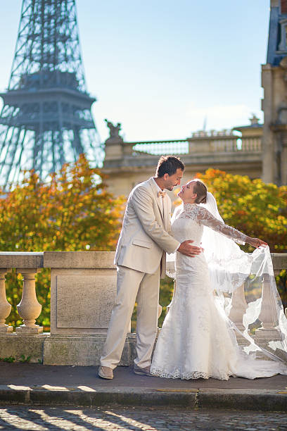 istock Beautiful just married couple in Paris 510375045