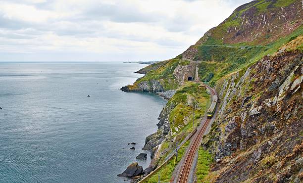 bray cliff pie - non urban scene railroad track station day fotografías e imágenes de stock