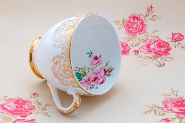 винтажный китайского teacup - afternoon tea china antique cup стоковые фото и изображения