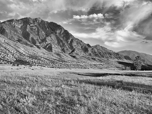 istock Monochrome image of the mountain with the valley 510377635