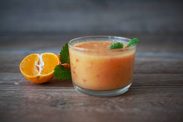 istock clementine and apple smoothie 510389128