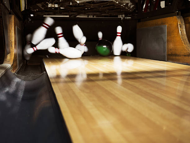 istock Ten pin bowling strike 510389564