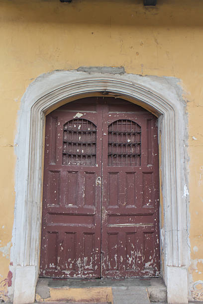istock old door outdoors as background 510391912