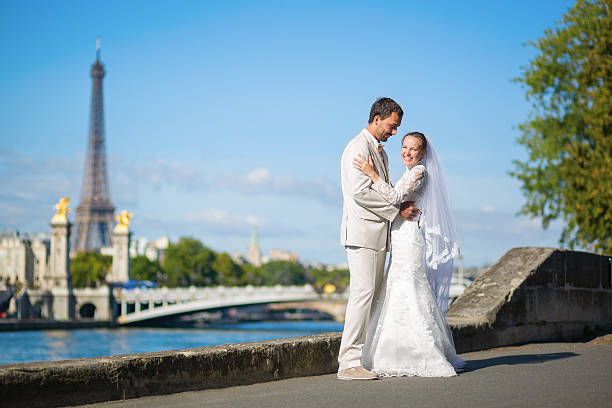 istock Beautiful just married couple in Paris 510392881