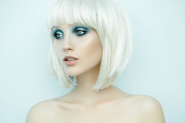 piękna kobieta z stylowe fryzura - hairstyle blond hair fashion model female zdjęcia i obrazy z banku zdjęć