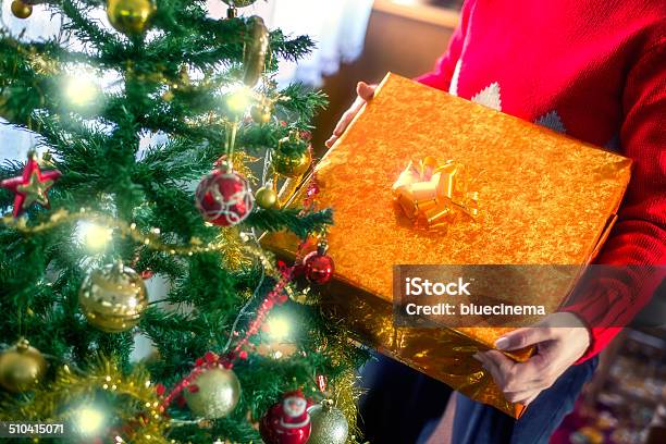 Regalos De Navidad Foto de stock y más banco de imágenes de Arreglar - Arreglar, Caja, Caja de regalo