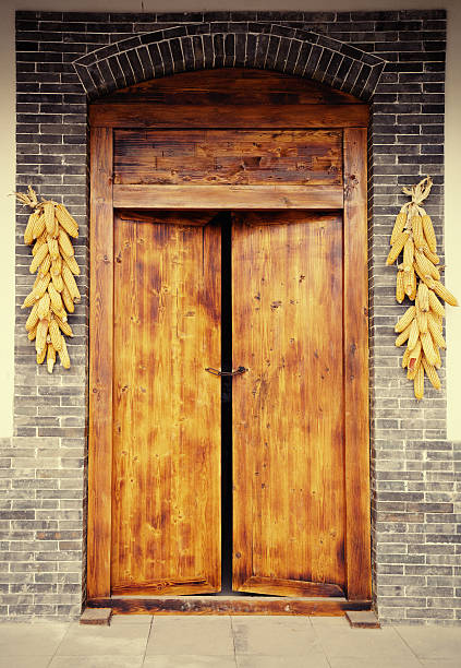 옥수수 벽에 - decoration corn door corn crop 뉴스 사진 이미지