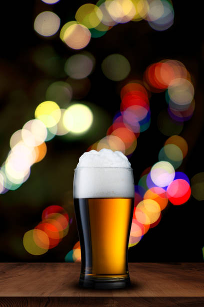 istock Glass of cold beer with bar scene 510514641