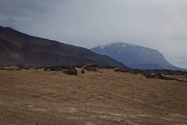 有名なアイスランドの火山クレーターアスキヤ夏 - grímsvötn ストックフォトと画像