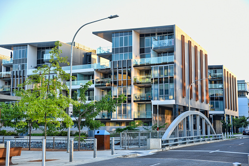 Trendy Kingston Foreshore suburb along the canal to the lake