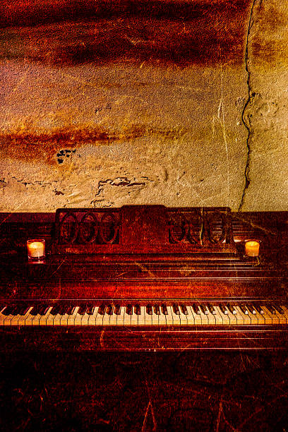 istock Vintage Piano 510579132