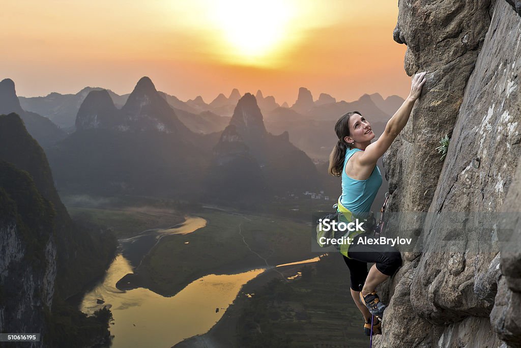 Arrampicata su roccia in Cina - Foto stock royalty-free di Scalare