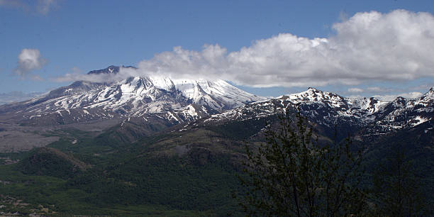 istock Mount St. Helens, Washington state, USA 510617624