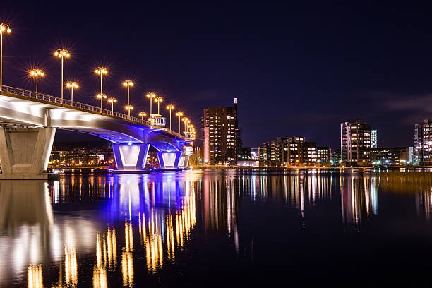 istock Nightly city by the lake 510618463