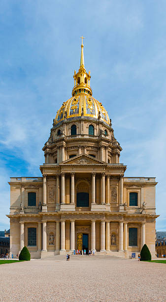 les invalides (paris, frança - people cemetery church urban scene imagens e fotografias de stock