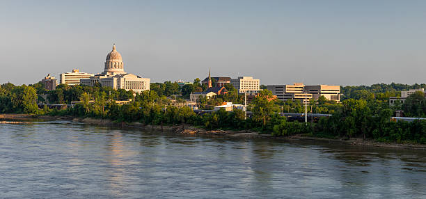 Downtown Jefferson City Downtown Jefferson City from across the Missouri River in Jefferson City, Missouri missouri stock pictures, royalty-free photos & images