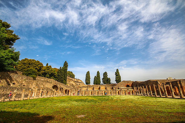 istock Garden in Pompeii, Naples 510675864