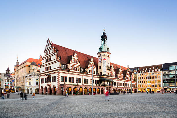 leipzig, markt und old town hall - sachsen stock-fotos und bilder