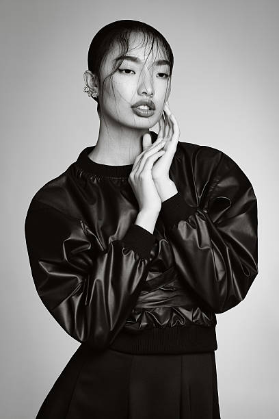 moda mulher asiática - asian ethnicity fashion model beautiful luxury imagens e fotografias de stock