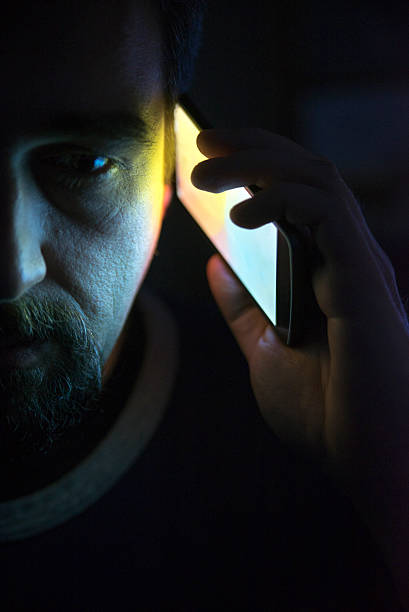 istock Bad news on Smartphone 510703502