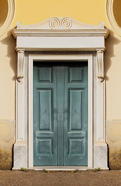 istock Old wooden door 510723265