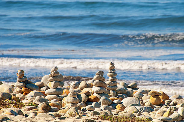 mile drive 17 pebble beach, california - pebble beach california foto e immagini stock