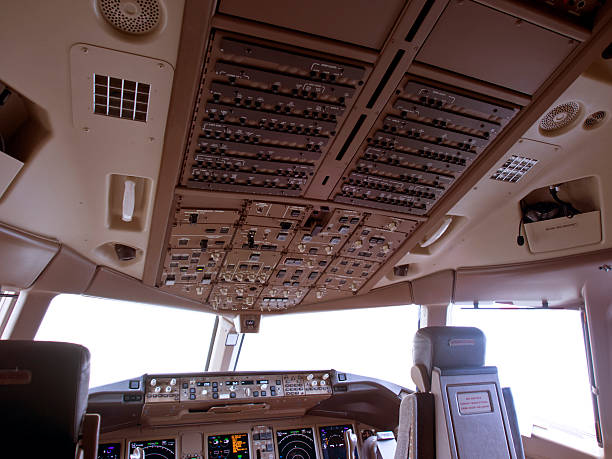 dashboard, cabina di pilotaggio aereo - cockpit airplane autopilot dashboard foto e immagini stock