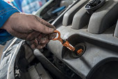 automechaniker.jpg?b=1&s=170x170&k=20&c=9com00YY_H5GbHW22y7kqjN5BRlOjpatyeZVbhXw4pQ=